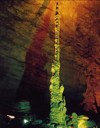 張家界國(guó)家森林公園、大峽谷、玻璃橋、鳳凰古城四日游