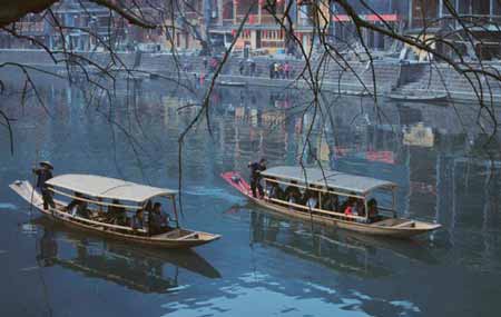 張家界森林公園、袁家界、天子山、大峽谷、玻璃橋、天門山、玻璃棧道、鳳凰古城三晚四日游